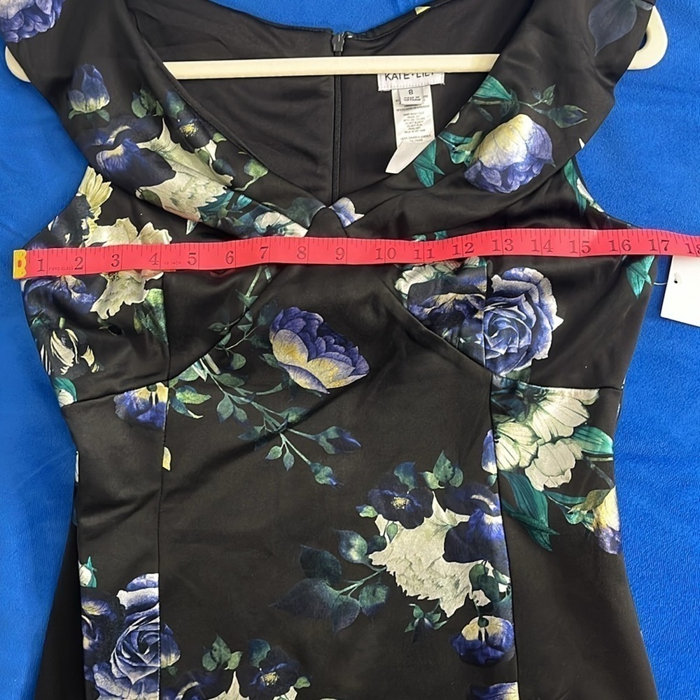 ⭐️ NWT- Kate Lily Floral dress - size 8 - Picture 8 of 9